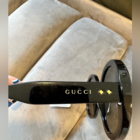 Gucci round frame sunglasses, unisex, in black. NWT - Picture 6 of 7